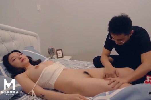 Novo título: Ele se casou com ela, mas o filho sexo furtivamente com sua madrasta